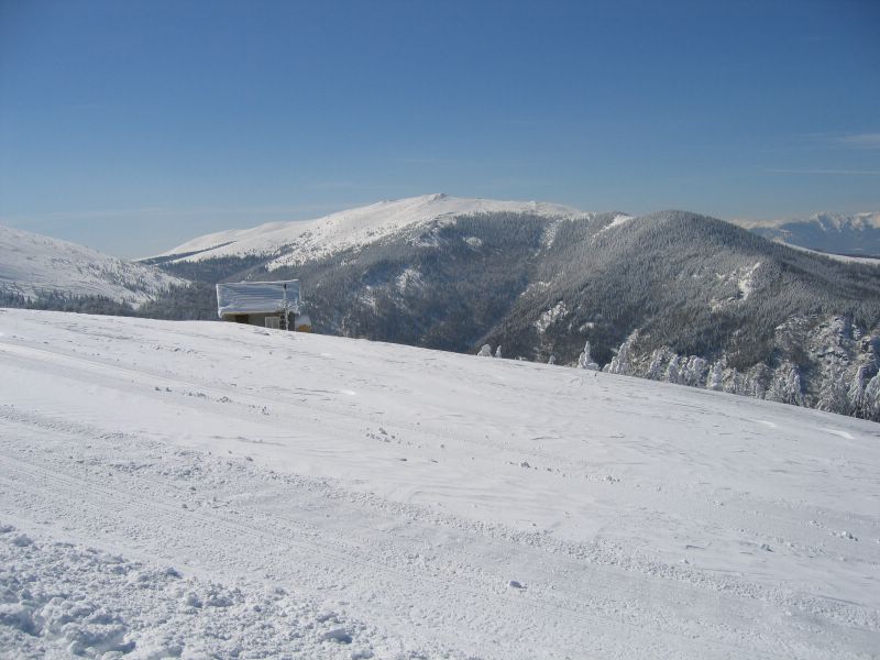 Mid-mountain Mid-mountain